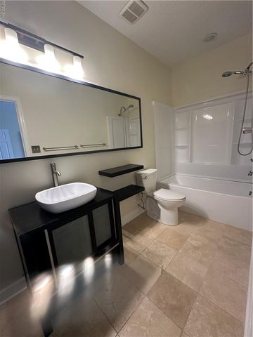 300 Yarmouth St Apt 327, Norfolk, VA 23510