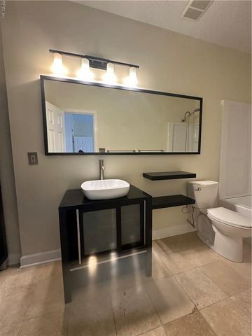 300 Yarmouth St Apt 327, Norfolk, VA 23510