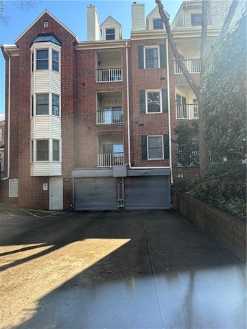 300 Yarmouth St Apt 327, Norfolk, VA 23510