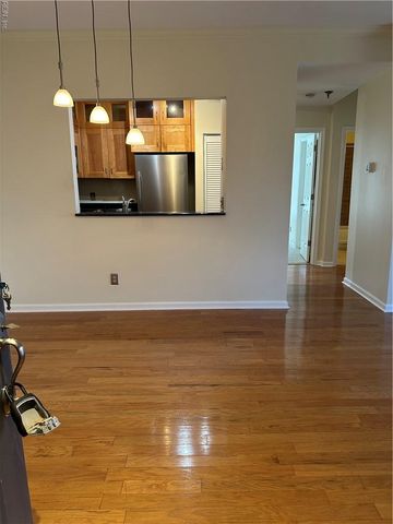 300 Yarmouth St Apt 327, Norfolk, VA 23510
