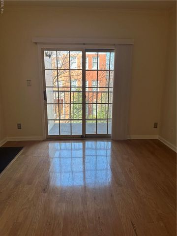 300 Yarmouth St Apt 327, Norfolk, VA 23510
