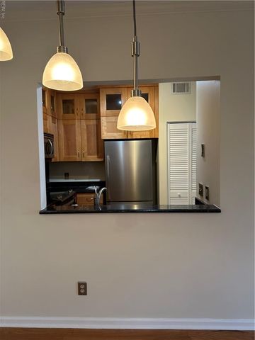 300 Yarmouth St Apt 327, Norfolk, VA 23510