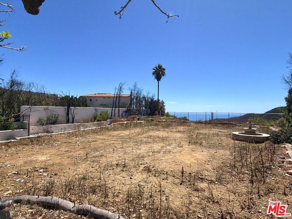 16726 Monte Hermoso Drive, Los Angeles, CA 90272 — photo 4