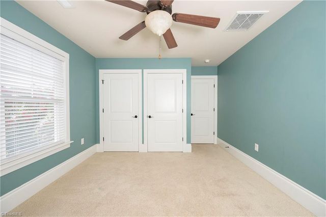2000 Walnut Crossing Run, Yadkinville, NC 27055