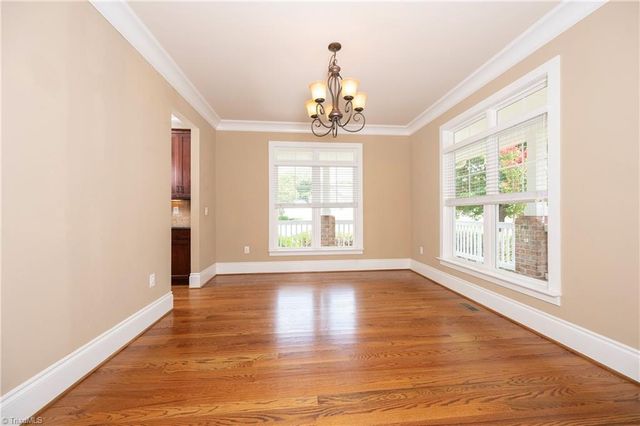 2000 Walnut Crossing Run, Yadkinville, NC 27055