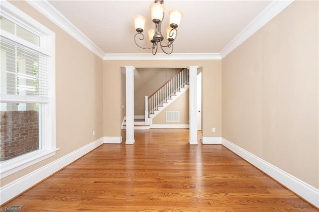 2000 Walnut Crossing Run, Yadkinville, NC 27055