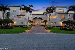 588 Avellino Isles CIR 20101, Naples, FL 34119