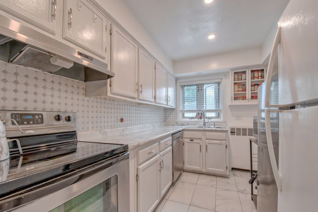 4821 HULL Street 2C, Skokie, IL 60077