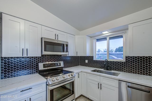 10908 W WINDSOR Drive, Sun City, AZ 85351