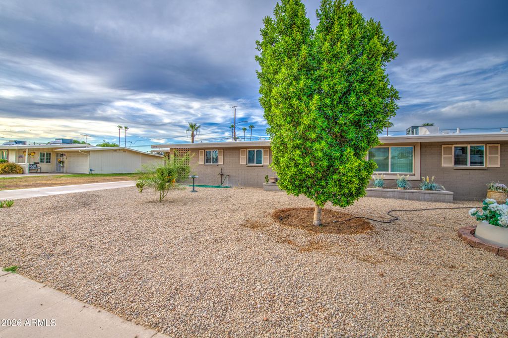 10908 W WINDSOR Drive, Sun City, AZ 85351