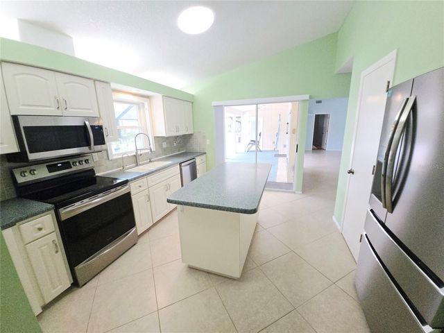 3601 GARDEN LAKES CLENET, Bradenton, FL 34203