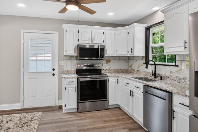 968 W Circle Drive, Rossville, GA 30741