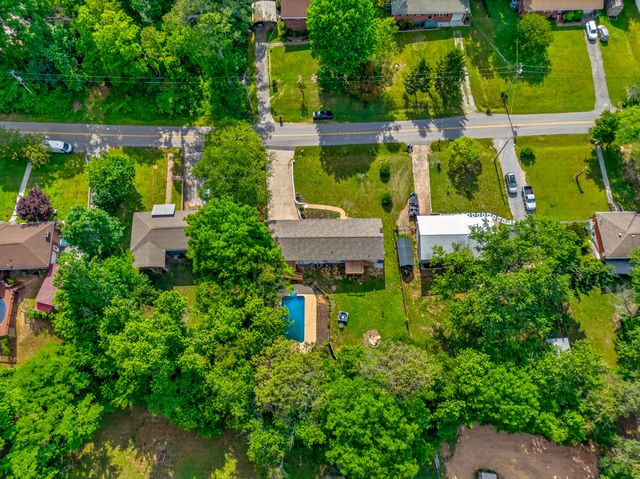 968 W Circle Drive, Rossville, GA 30741