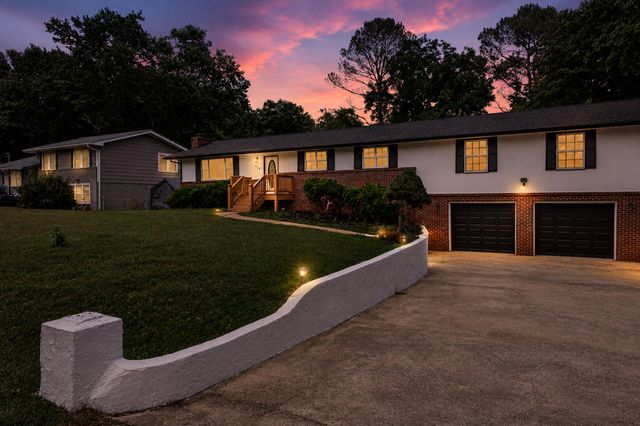 968 W Circle Drive, Rossville, GA 30741