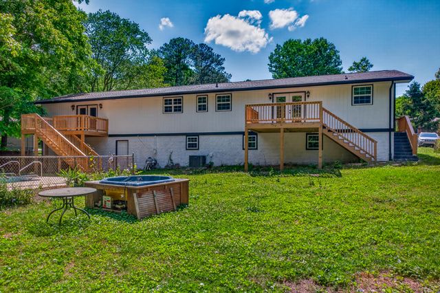 968 W Circle Drive, Rossville, GA 30741