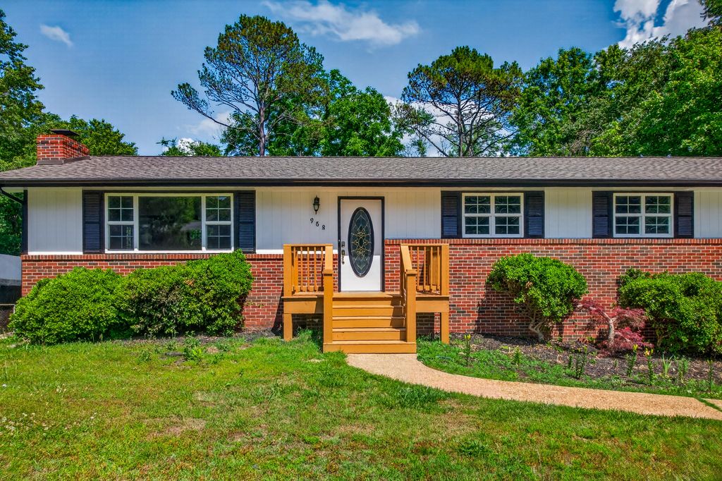 968 W Circle Drive, Rossville, GA 30741
