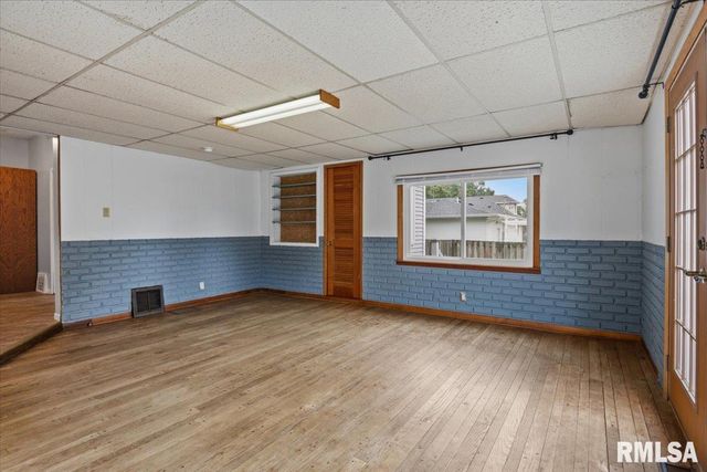 115 S OAK Street, Chatham, IL 62629