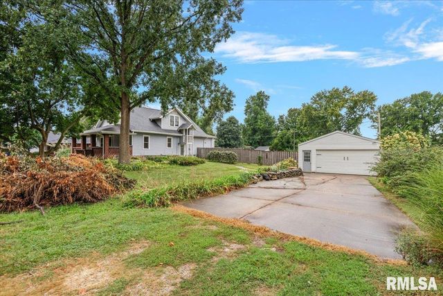 115 S OAK Street, Chatham, IL 62629