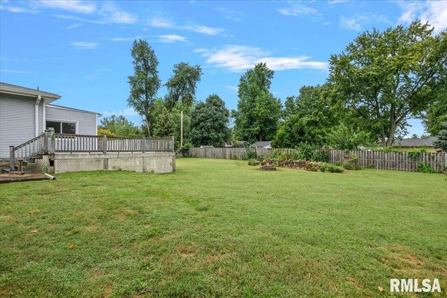 115 S OAK Street, Chatham, IL 62629