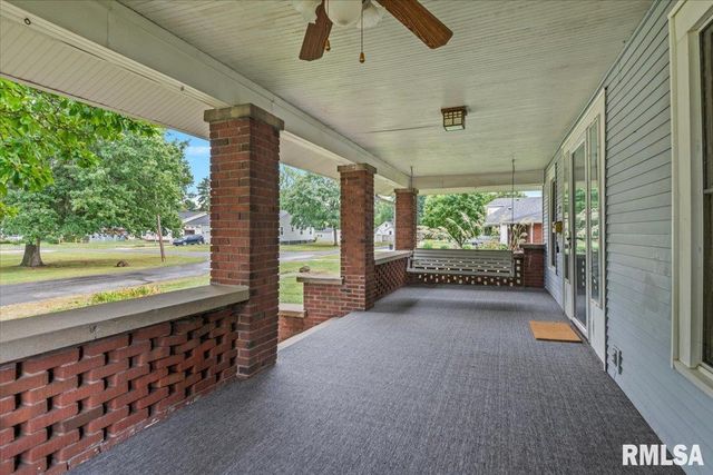115 S OAK Street, Chatham, IL 62629