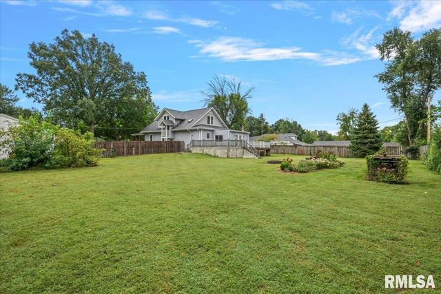 115 S OAK Street, Chatham, IL 62629