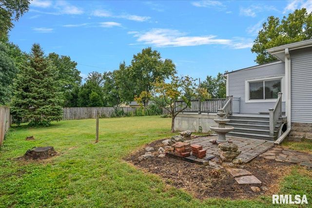 115 S OAK Street, Chatham, IL 62629