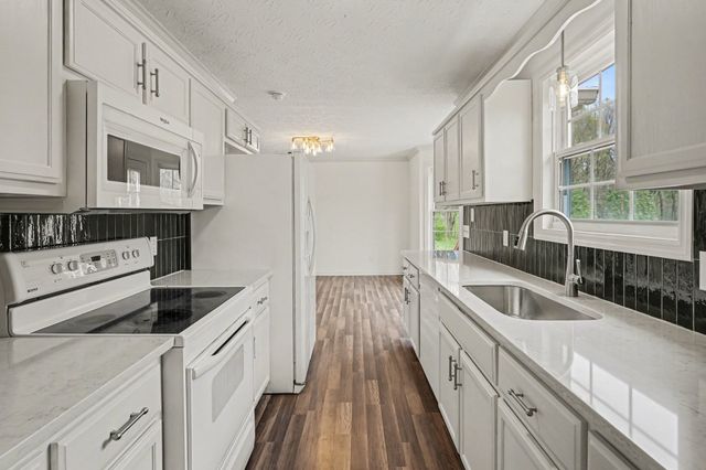 1230 Bearwallow Rd, Ashland City, TN 37015