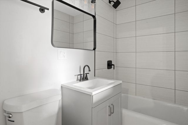 6254 N Whipple Street 2, Chicago, IL 60659