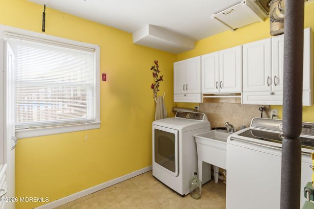 16 E Pleasant Avenue, Sewaren, NJ 07077