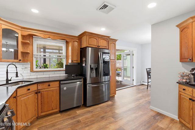 16 E Pleasant Avenue, Sewaren, NJ 07077