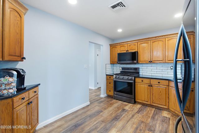 16 E Pleasant Avenue, Sewaren, NJ 07077