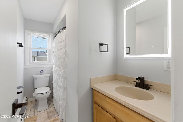 16 E Pleasant Avenue, Sewaren, NJ 07077