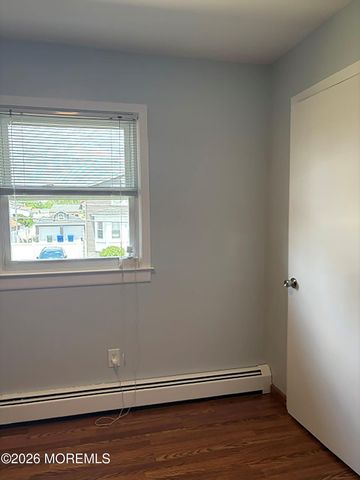 16 E Pleasant Avenue, Sewaren, NJ 07077