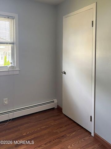 16 E Pleasant Avenue, Sewaren, NJ 07077