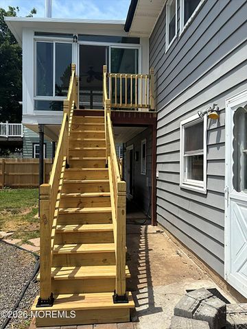 16 E Pleasant Avenue, Sewaren, NJ 07077