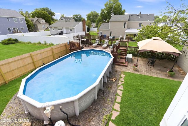 16 E Pleasant Avenue, Sewaren, NJ 07077