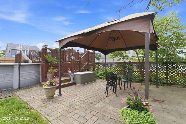 16 E Pleasant Avenue, Sewaren, NJ 07077