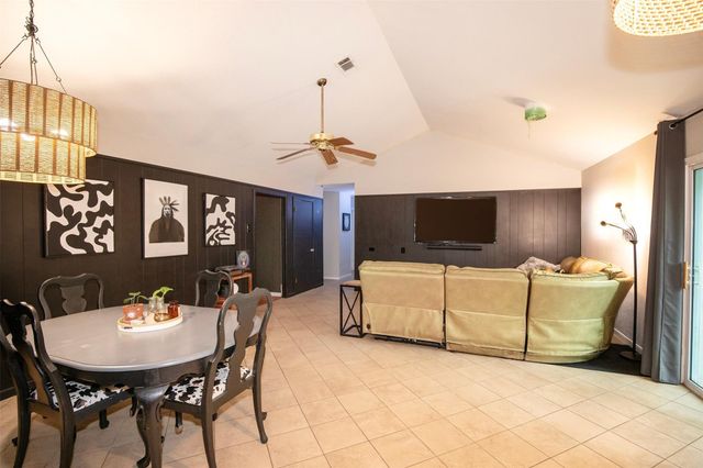 1100 Kipp Avenue, Kemah, TX 77565