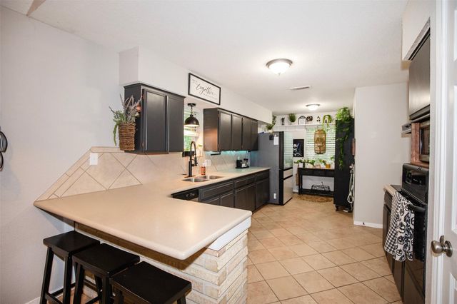 1100 Kipp Avenue, Kemah, TX 77565