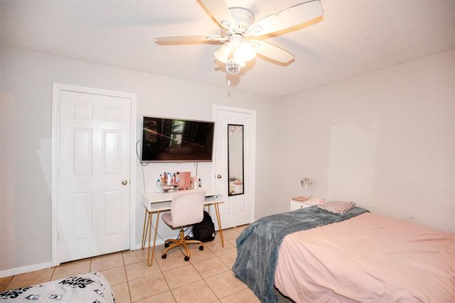 1100 Kipp Avenue, Kemah, TX 77565