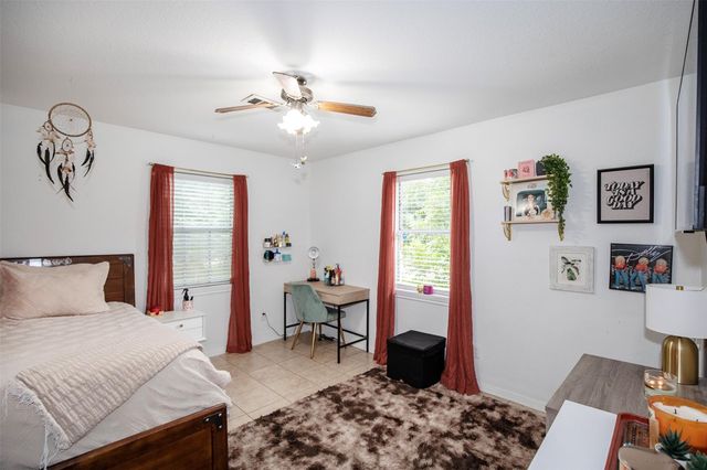 1100 Kipp Avenue, Kemah, TX 77565