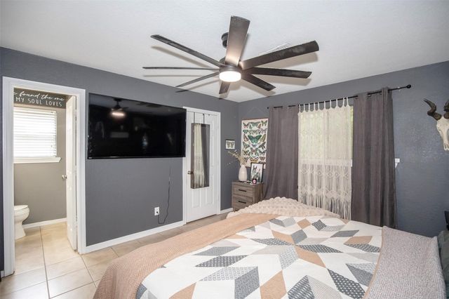 1100 Kipp Avenue, Kemah, TX 77565