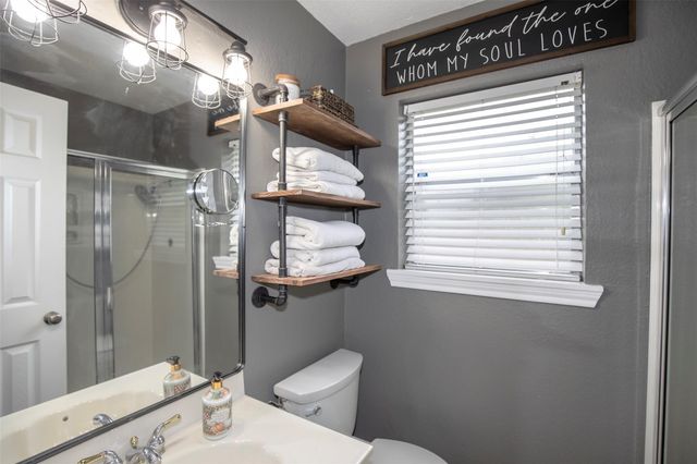 1100 Kipp Avenue, Kemah, TX 77565