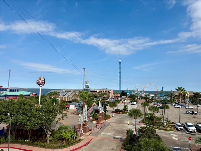 1100 Kipp Avenue, Kemah, TX 77565