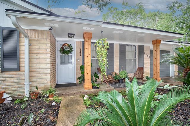 1100 Kipp Avenue, Kemah, TX 77565