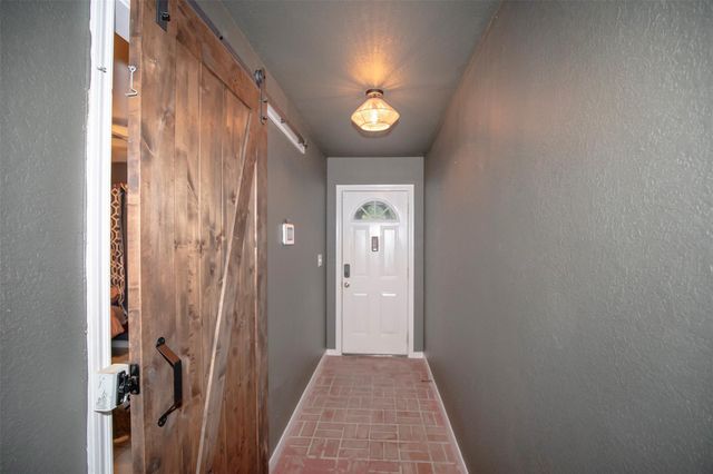 1100 Kipp Avenue, Kemah, TX 77565