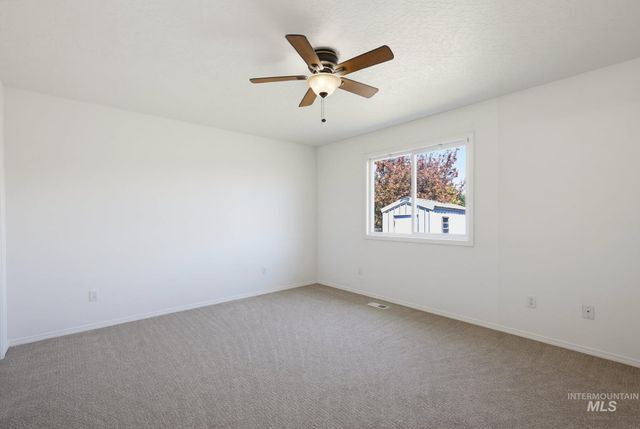 817 Settlers Dr, Caldwell, ID 83605