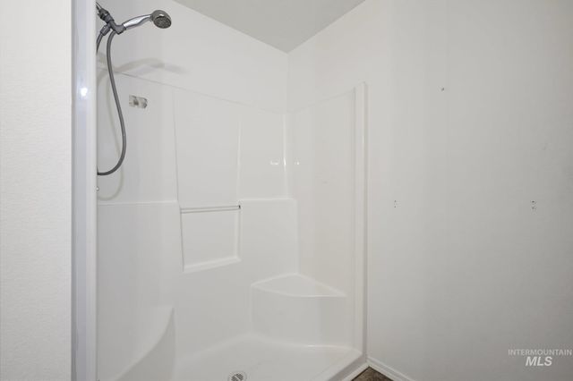 817 Settlers Dr, Caldwell, ID 83605