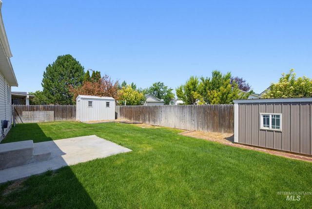 817 Settlers Dr, Caldwell, ID 83605
