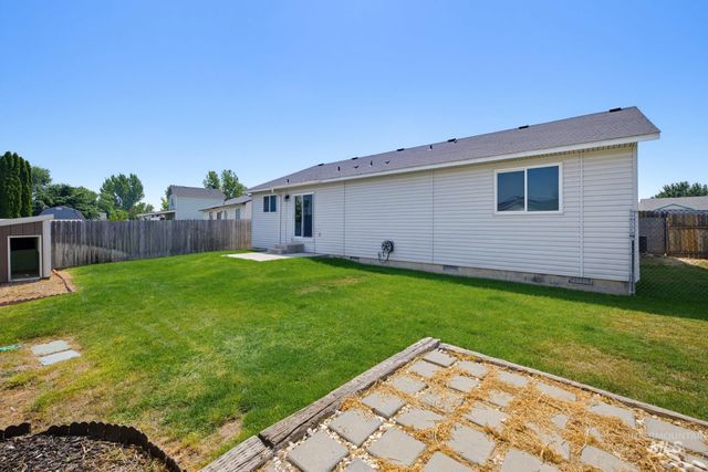 817 Settlers Dr, Caldwell, ID 83605